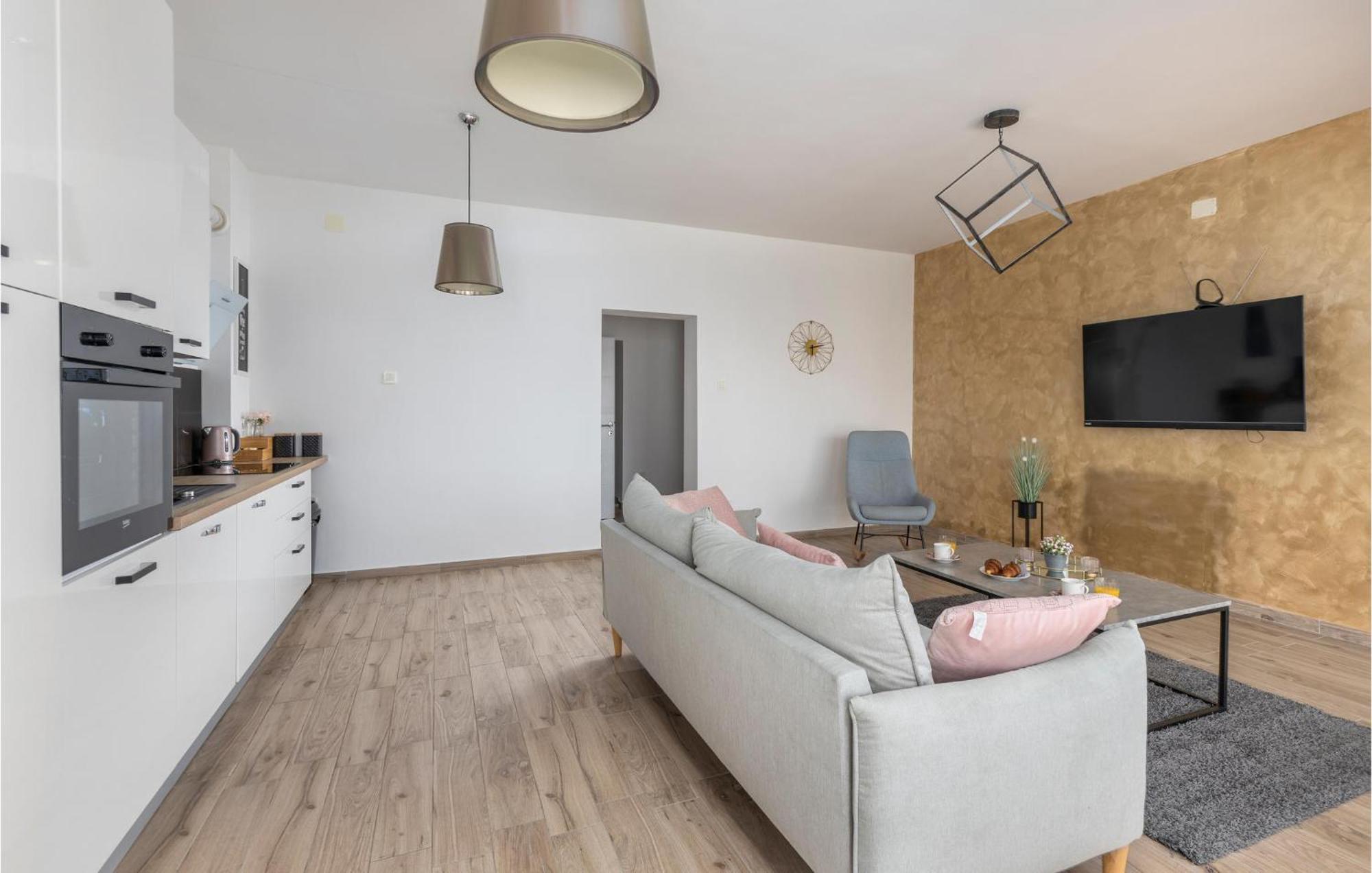 Amazing Apartment In Rijeka With Wifi Dış mekan fotoğraf